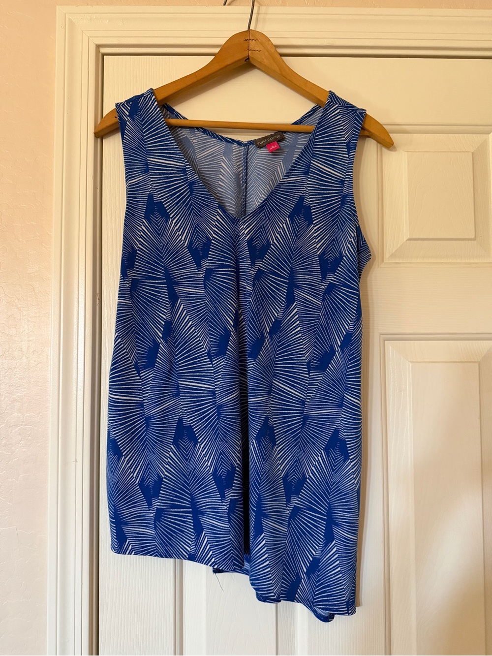 Vince Camuto Blue & White V-Neck Tank Top Blouse, Size S